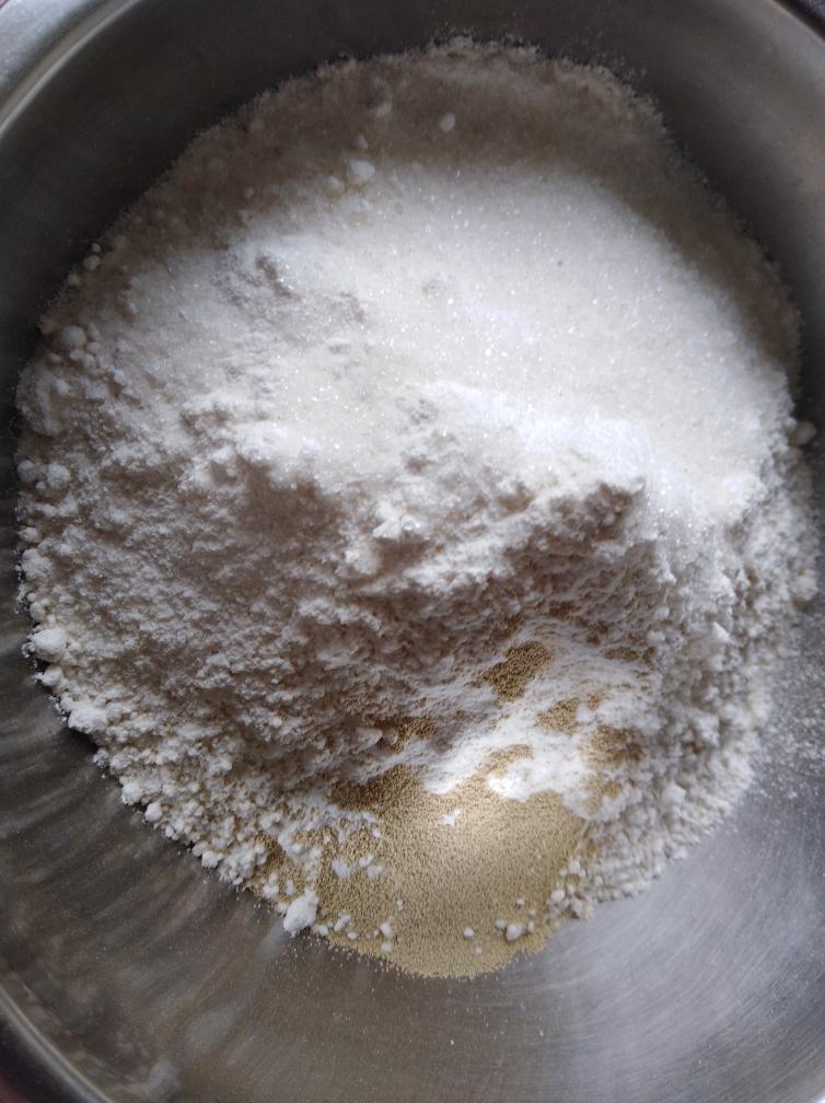 纯奶手撕吐司的做法 步骤1