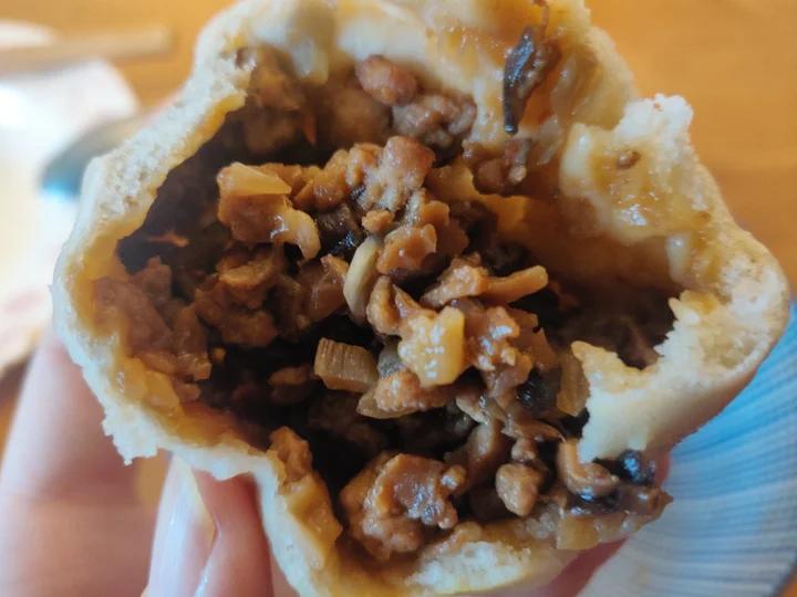 香菇鸡腿酱肉包