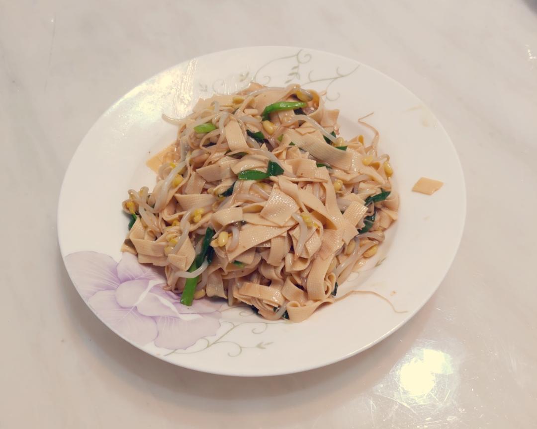 干豆腐炒豆芽的做法