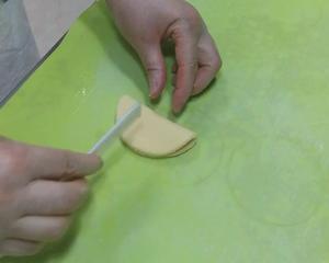 京酱肉丝配荷叶饼～附小视频荷叶饼简单做的做法 步骤6