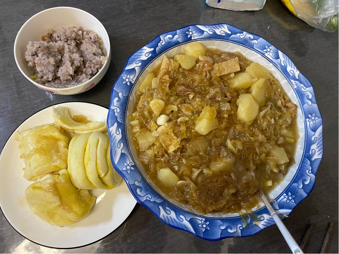 东北酸菜猪肉炖粉条