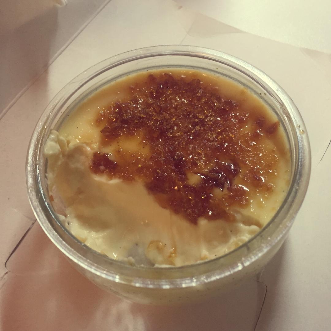 Crèmebrulée。法式烤布雷。焦糖布丁。