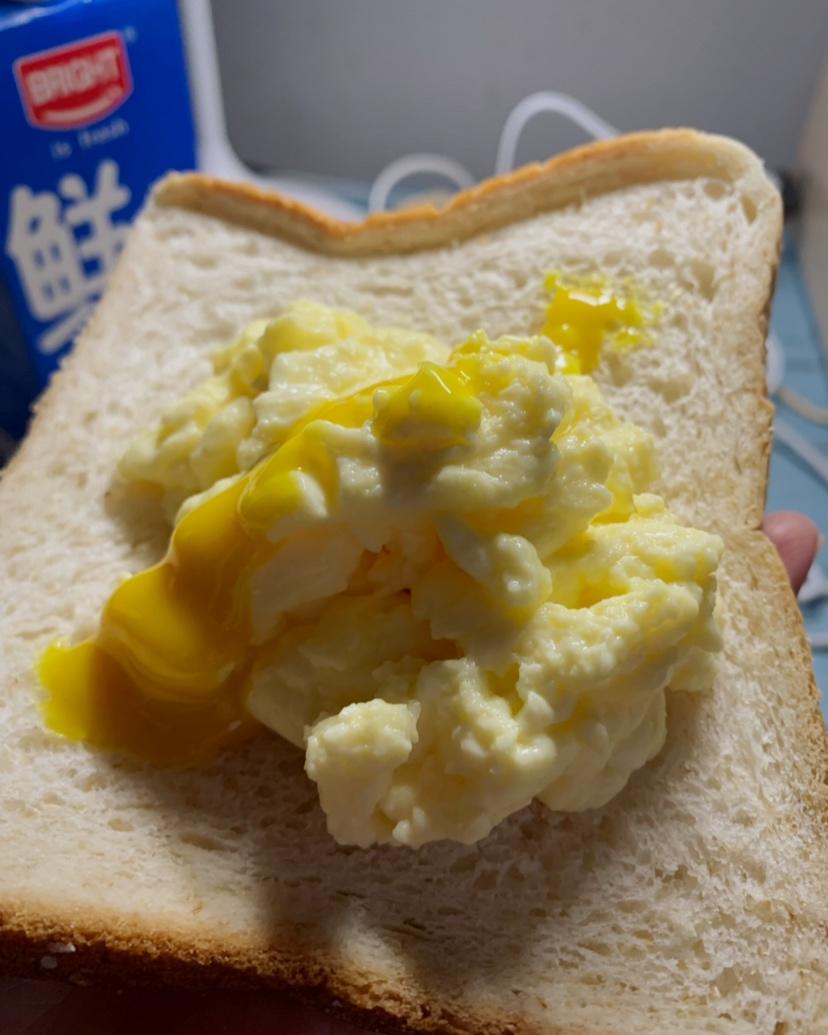 美式炒蛋 scrambled eggs