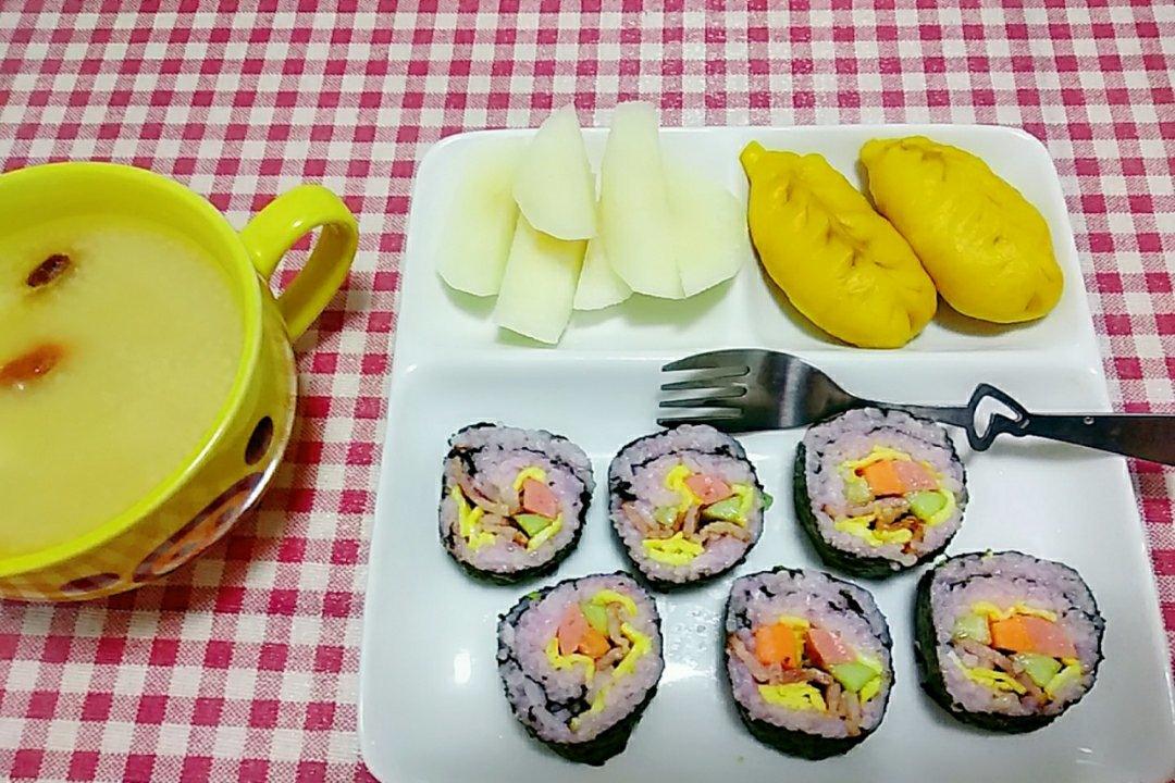 紫菜卷寿司
