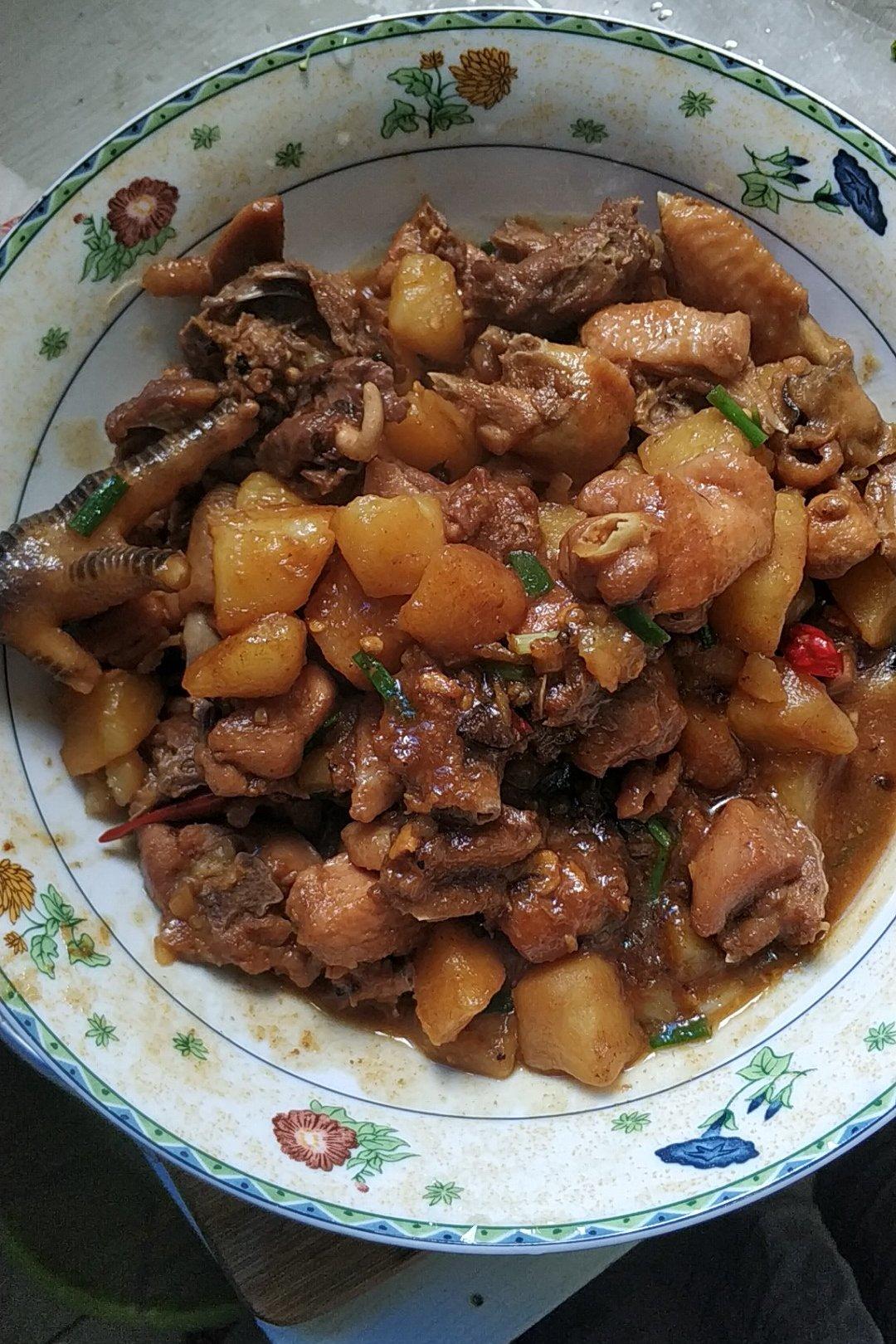 土豆炖鸡块