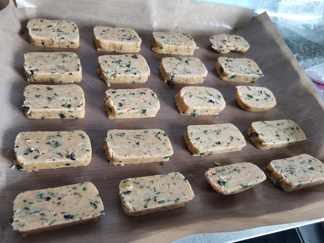 酥的掉渣的香葱海苔肉松饼干