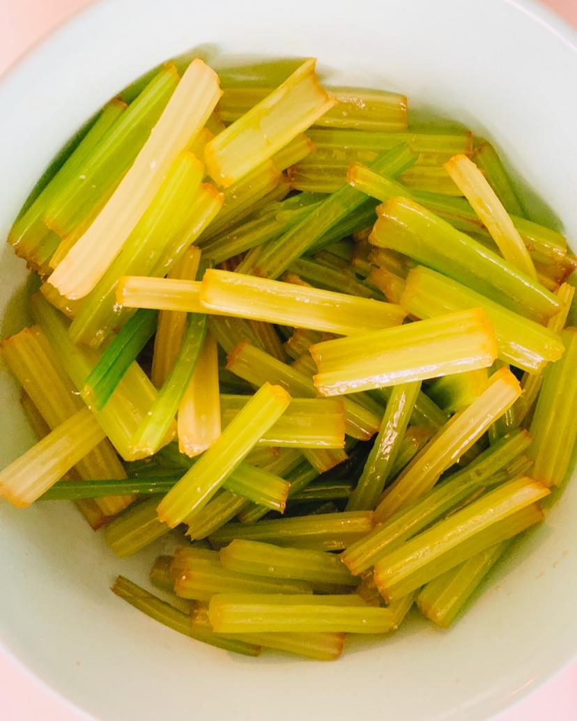 芹菜拌腐竹