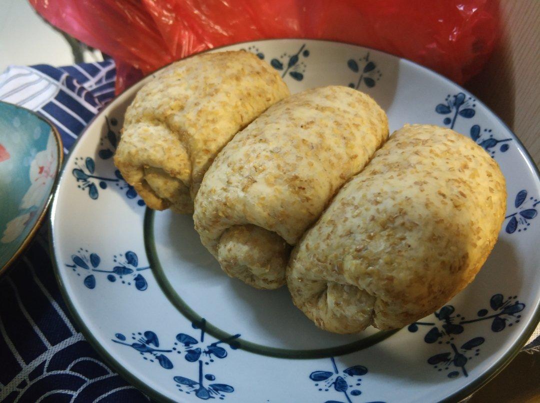 #Dana私房料理#电饭锅肉桂面包三口味（肉松/果仁/果酱）