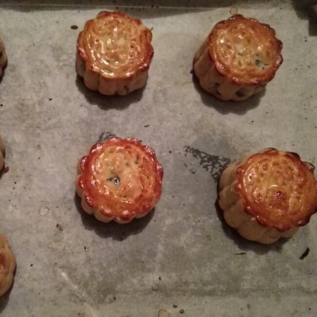 广式月饼——蛋黄莲蓉月饼