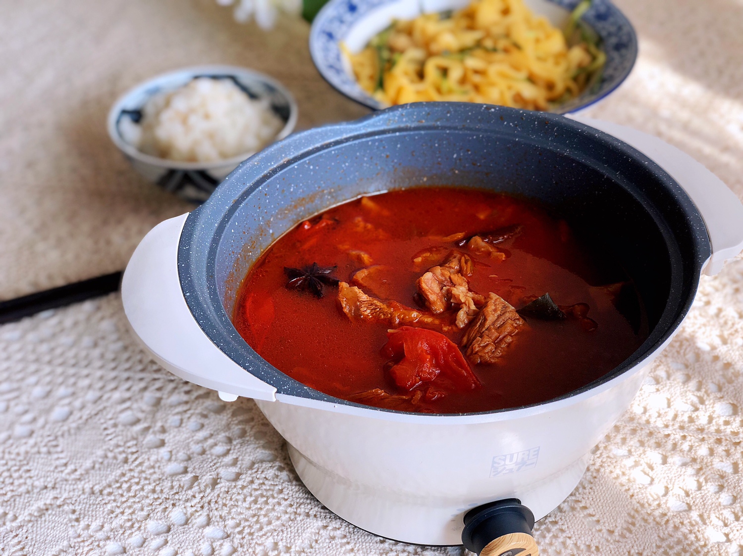 番茄牛腩锅，汤都不剩的暖冬小火锅的做法 步骤10