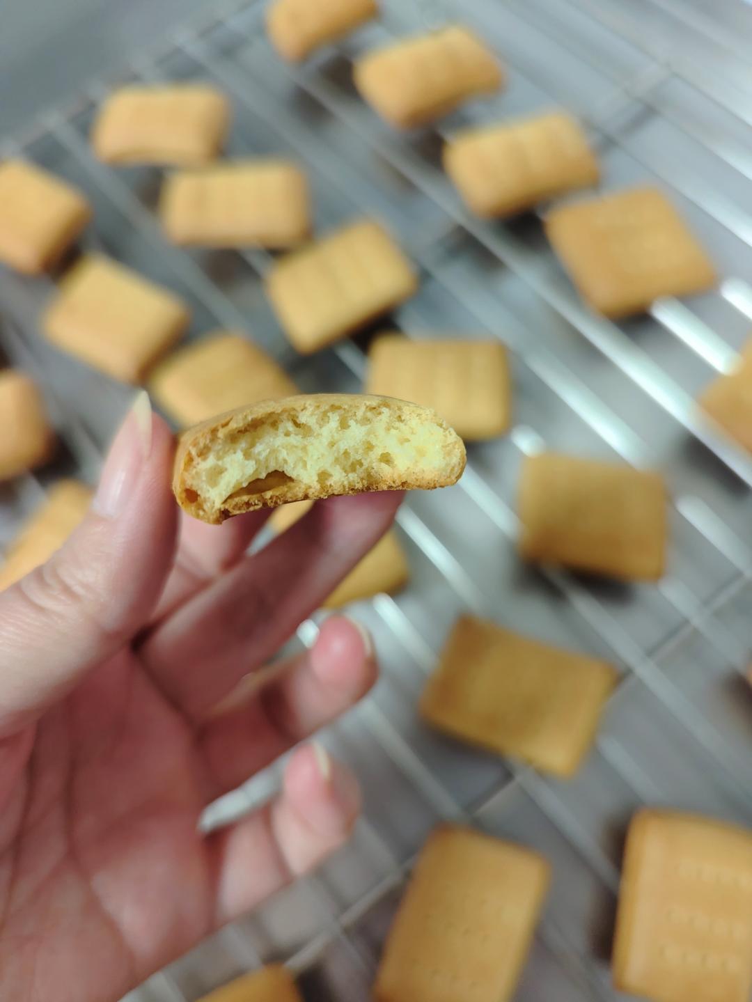 成功复刻老式软饼干！普通面粉，无需黄油，做法简单到哭