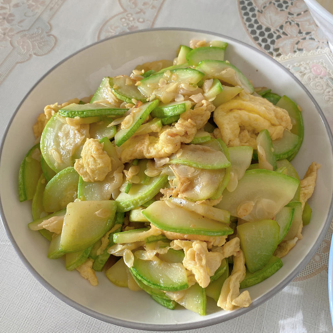 清香的西葫芦炒鸡蛋