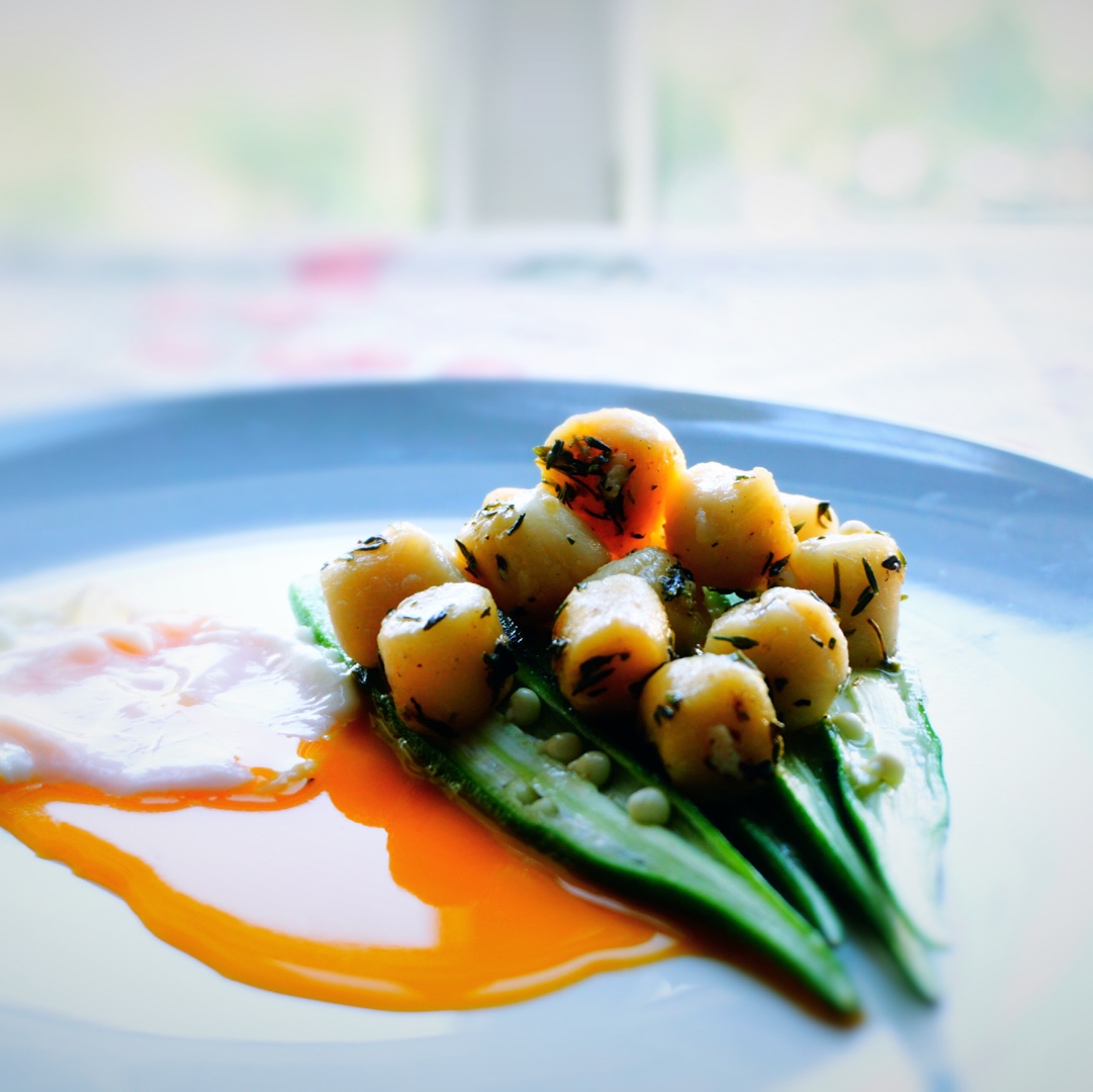 煎扇贝配小蘑菇