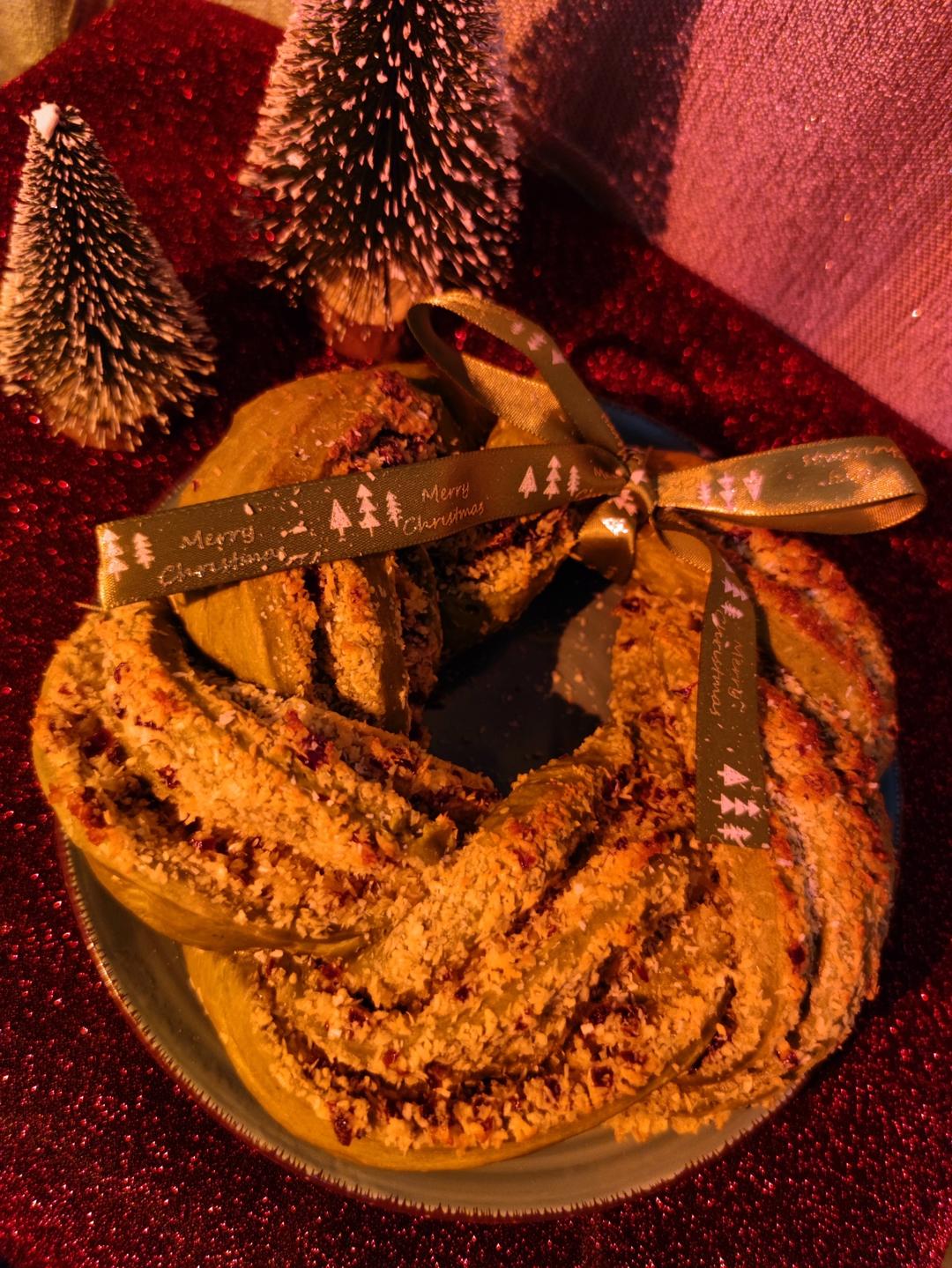 抹茶蔓越莓花环面包