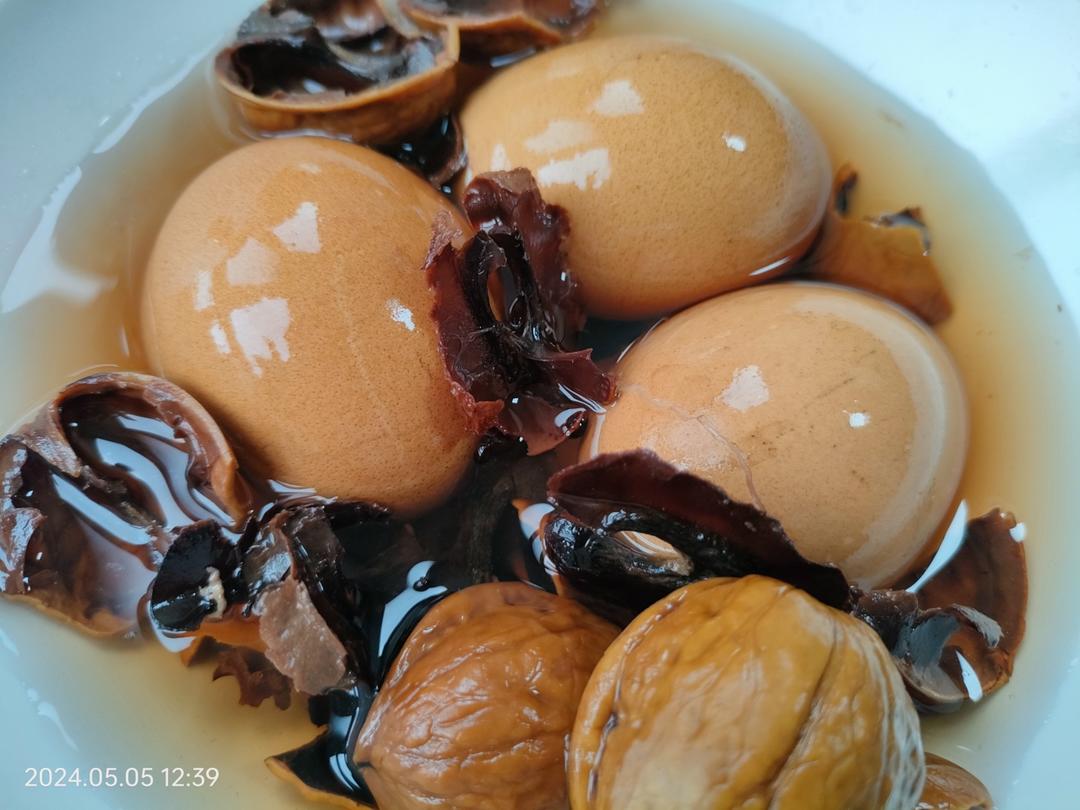 立夏蛋（核桃壳煮鸡蛋）