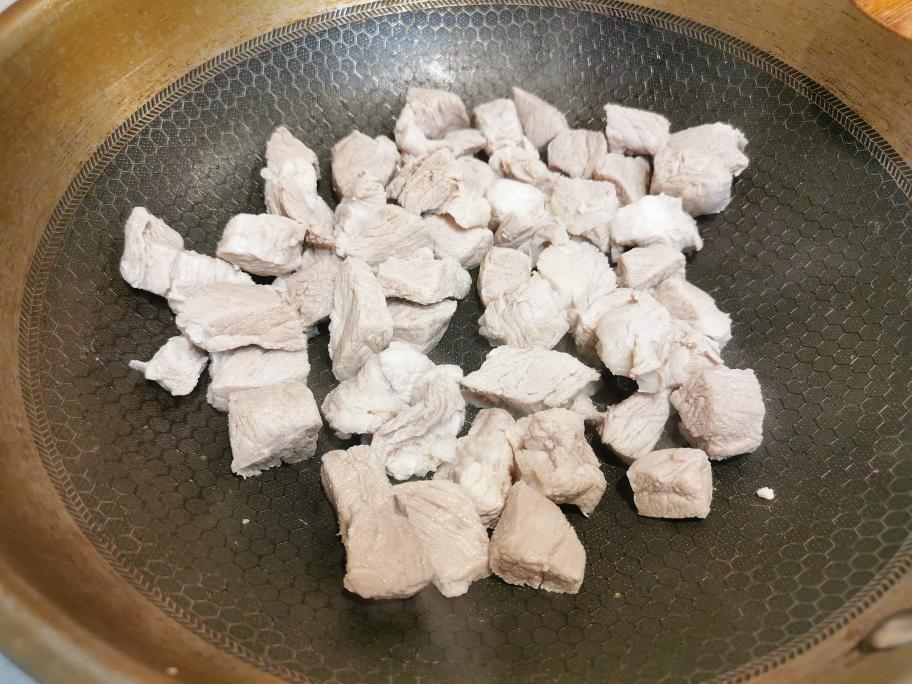 水仙菱角红烧肉的做法步骤图 怎么做好吃 哈哈嘿徐 下厨房