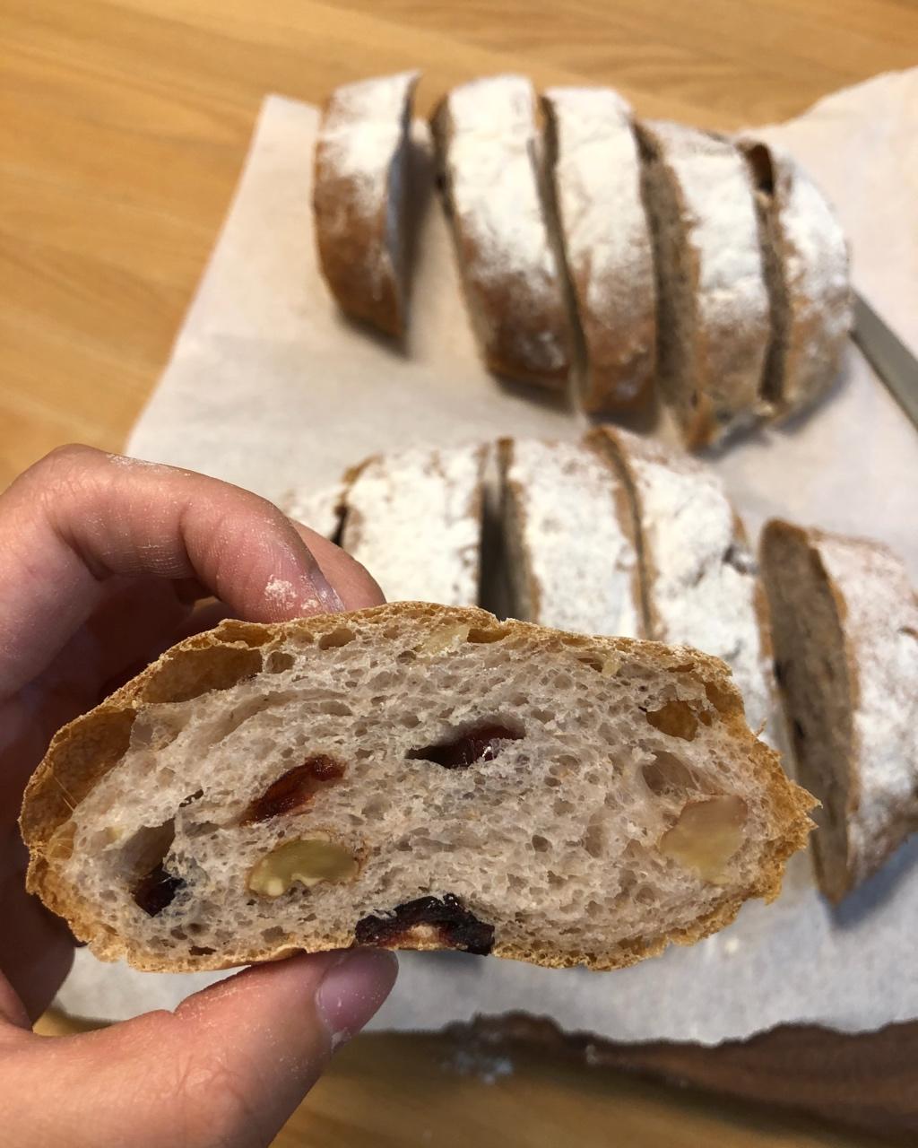 全麦蔓越莓核桃软欧包