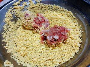 减脂期可以代替主食的小米蒸肉丸|马克西姆不粘锅的做法 步骤3