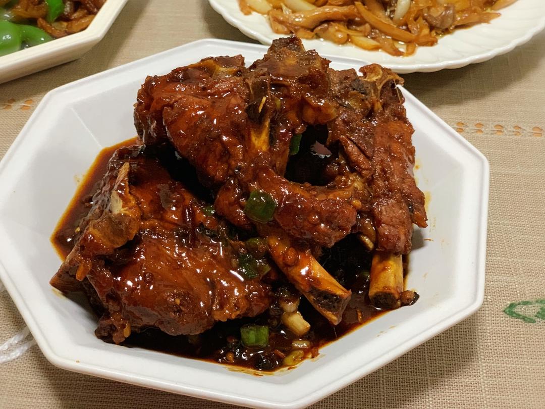 【酱大骨】