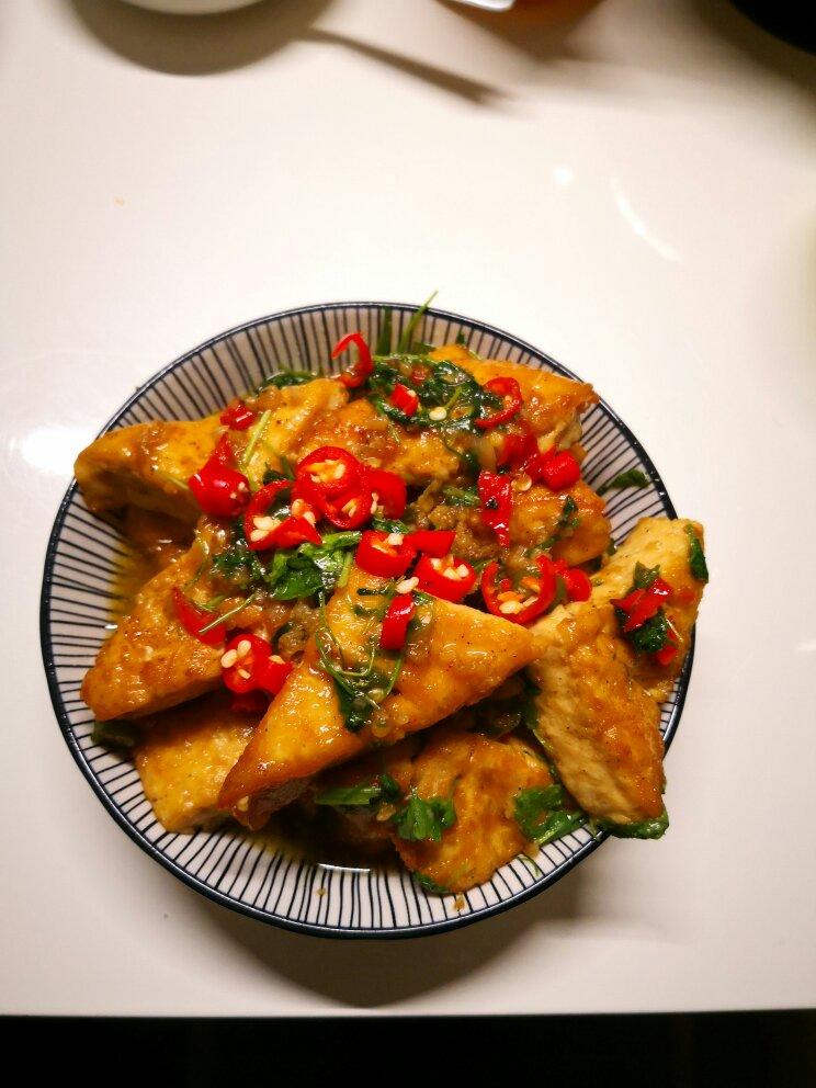 外酥里嫩的煎豆腐