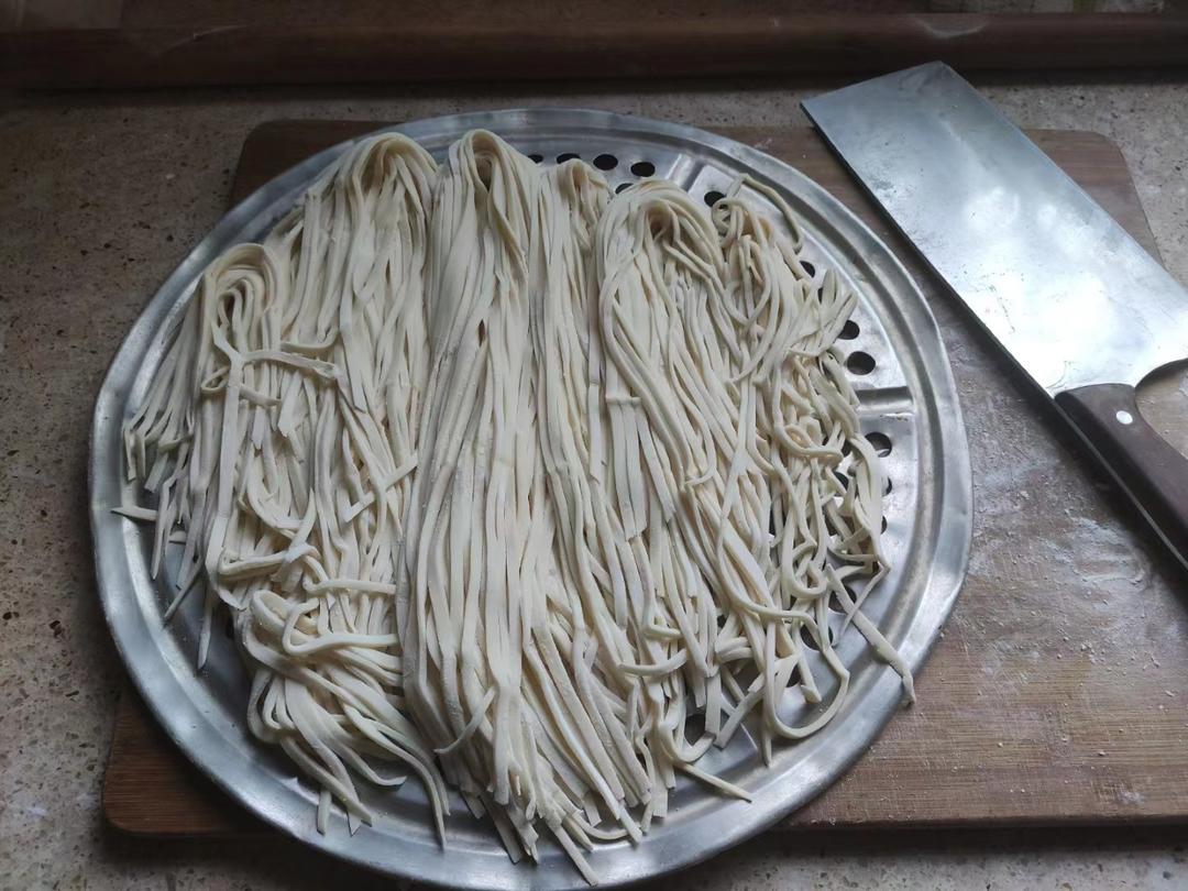 快手纯手工擀面条