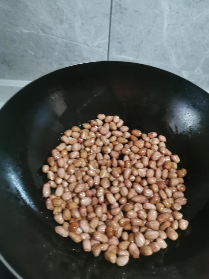 铁锅版炒花生米的做法步骤图 怎么做好吃 我带饭啦 下厨房