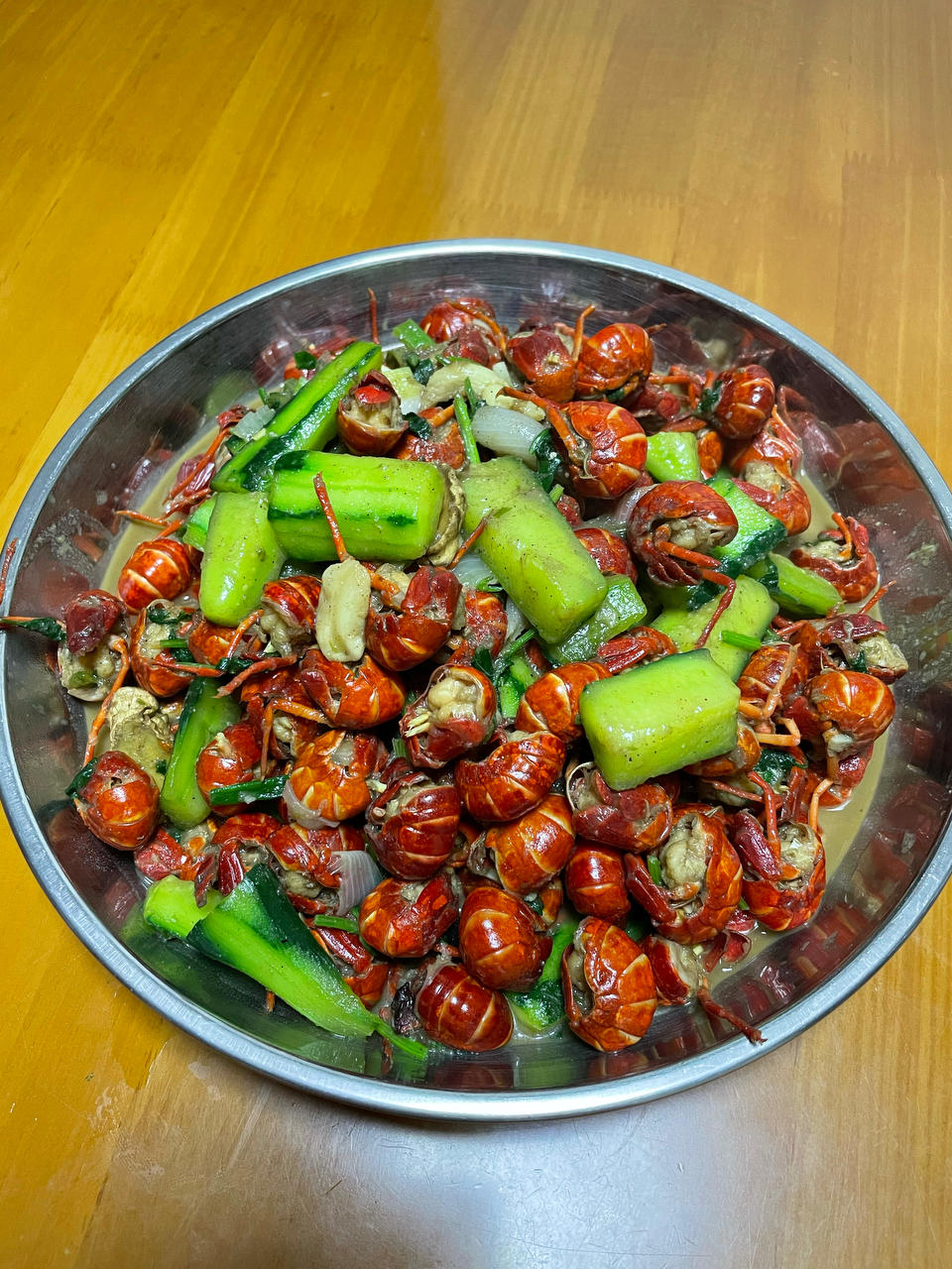 干净简单超香版十三香小龙虾（教你这么挑小龙虾，怎么彻底清洗）