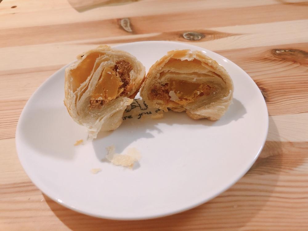 黄金肉松酥