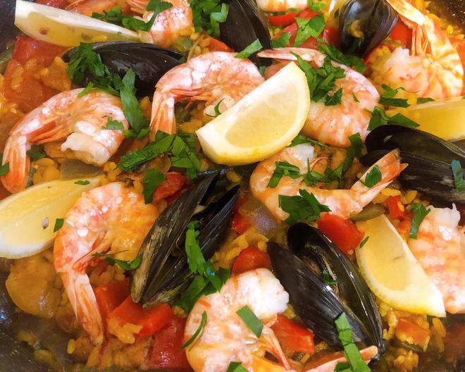 西班牙海鲜饭～有肉有菜有海鲜，营养美味全部一锅搞定！加附海鲜粥的做法