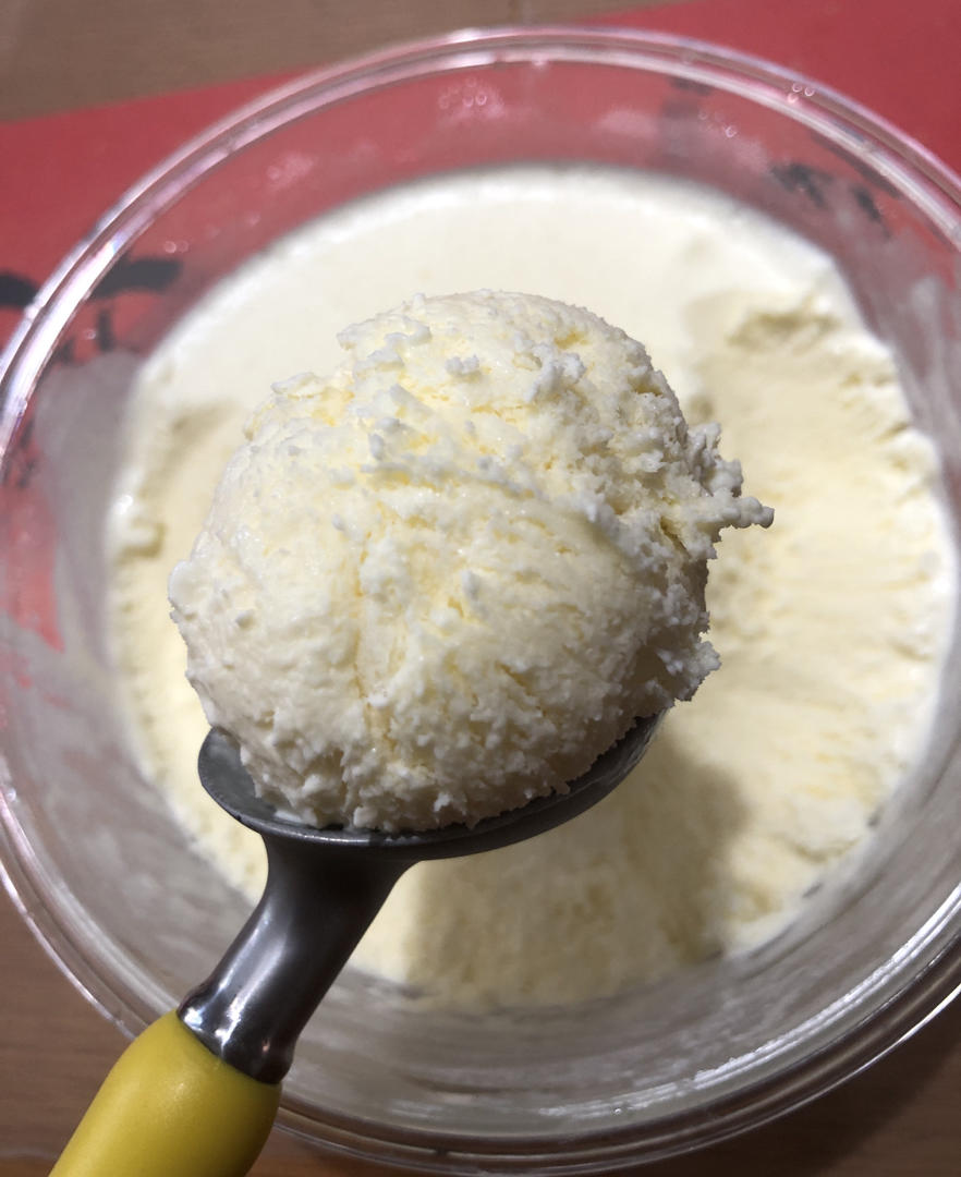 跳跳咖啡豆豆做的大白兔牛奶冰淇淋