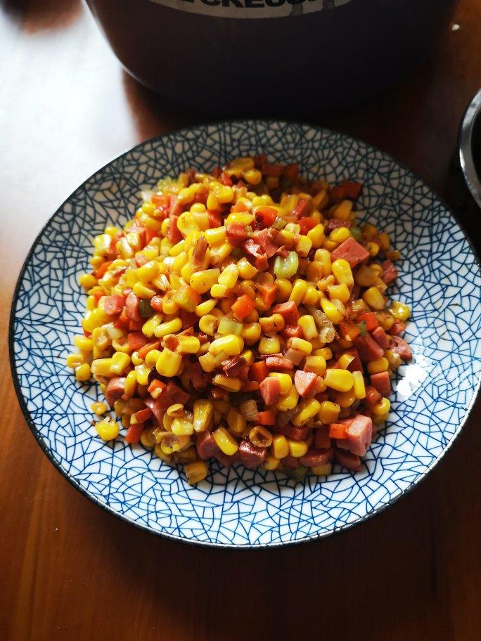 炒四丁（肉丁、豌豆、胡萝卜丁、玉米粒）