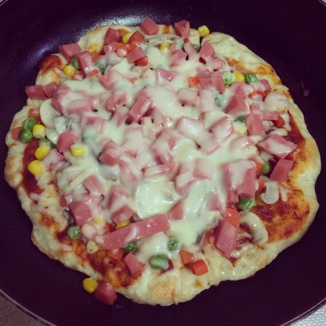 平底锅脆底香肠披萨