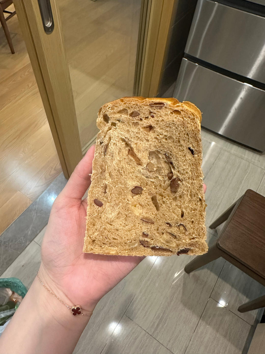 红枣核桃料多多，一炉8条小吐司记录
