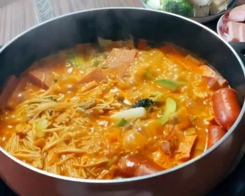 改良版家庭自制韩式泡菜锅的做法
