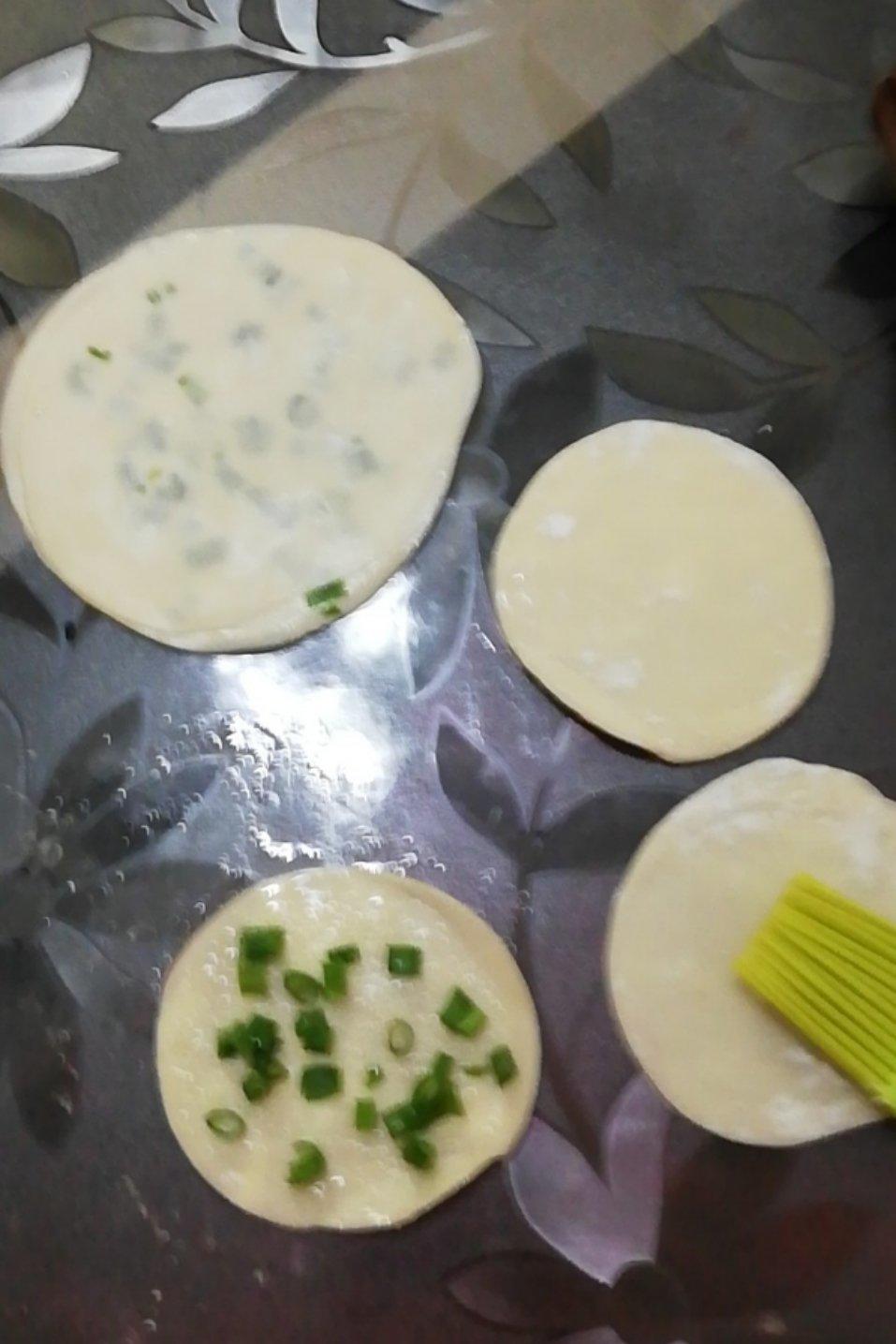 葱油饼（饺子皮版）