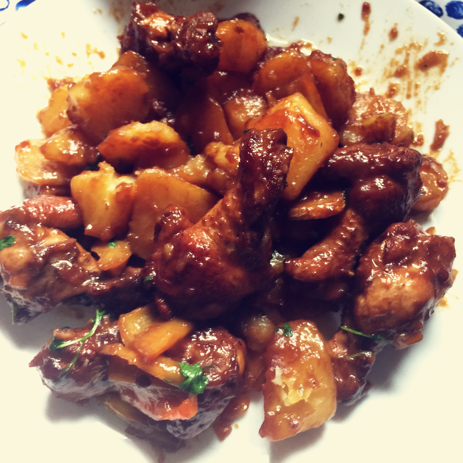 土豆炖翅根