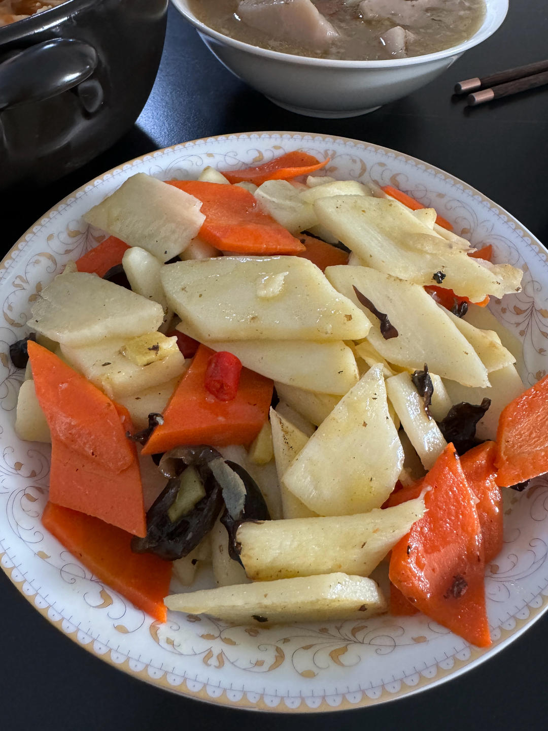 厨师长教你：“山药炒木耳”的家常做法，清爽解腻，营养美味