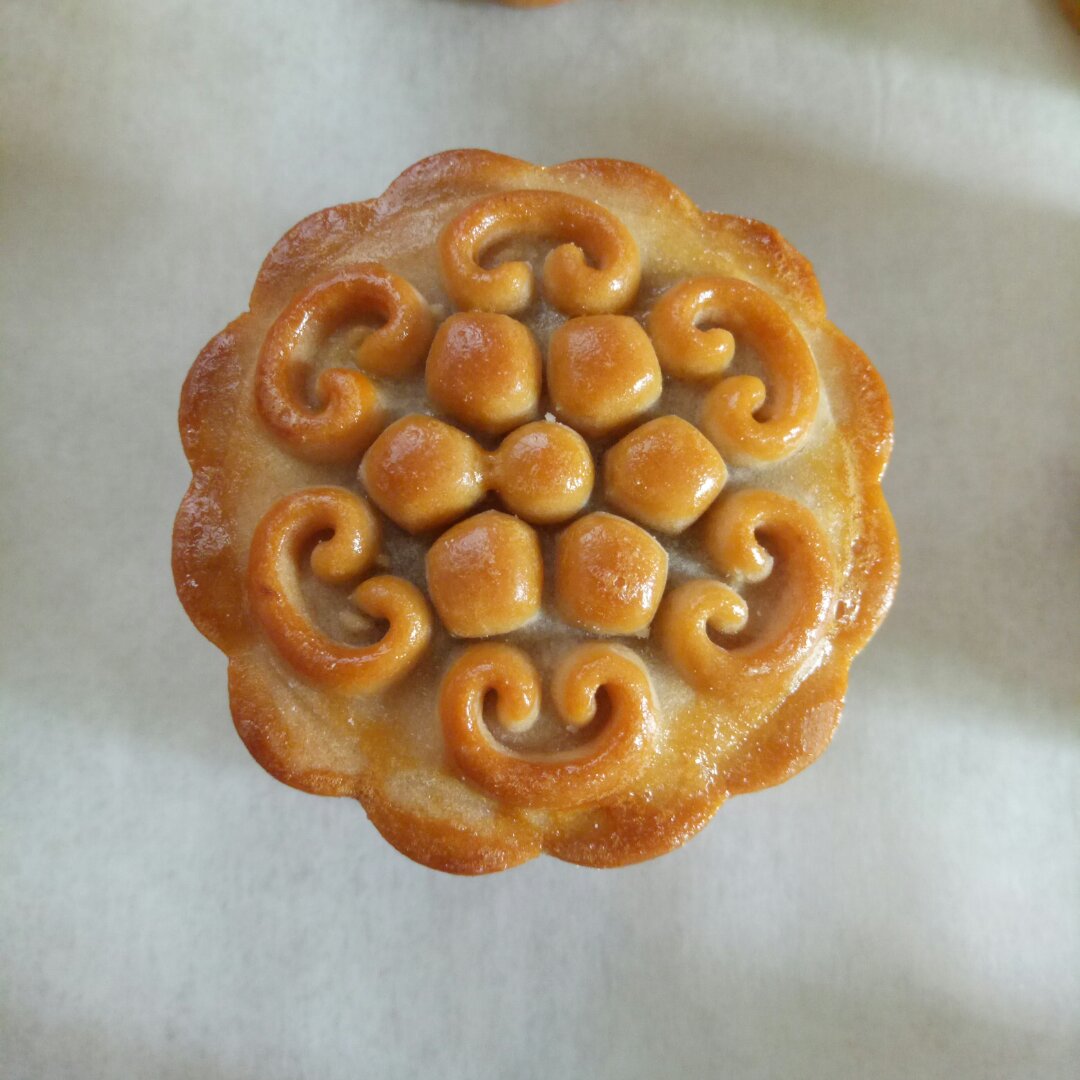 广式月饼—蛋黄莲蓉月饼
