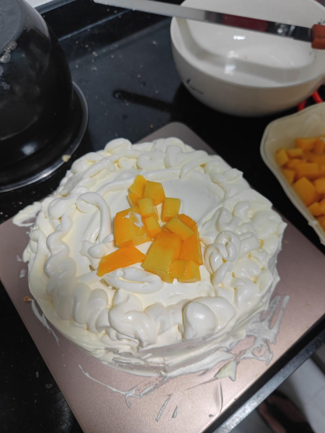 新手必成8寸生日蛋糕（详细多图干货经验分享，解决戚风蛋糕塌陷，奶油饰面涂不好，烤箱温度不好掌握等各种问题）