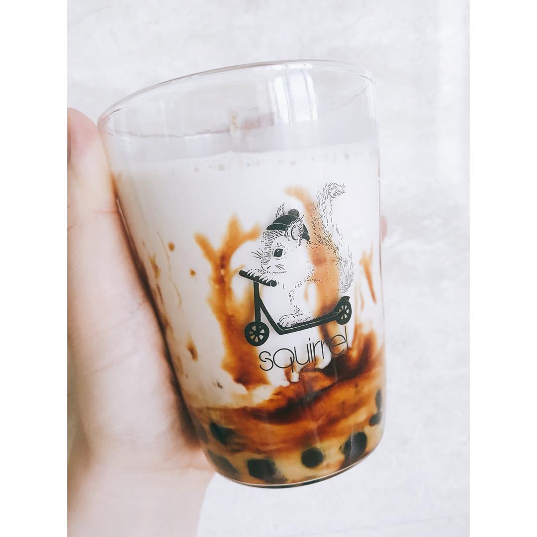 黑糖珍珠鲜奶-在家喝鹿角巷