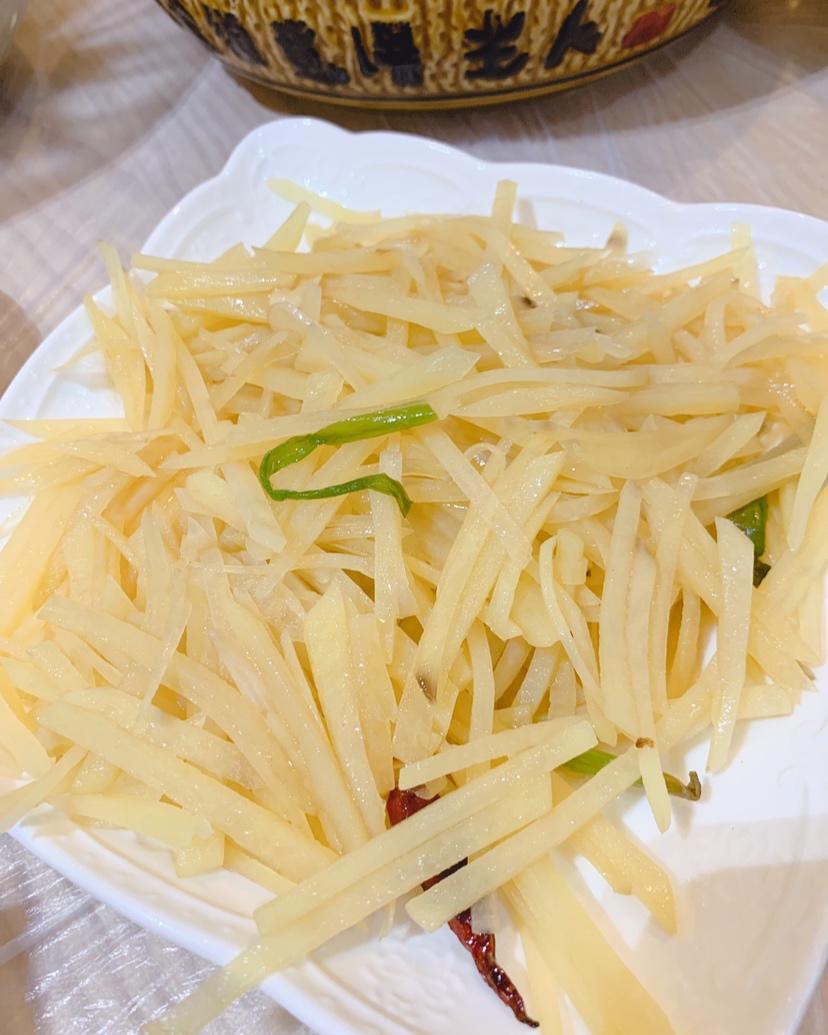 厨师长教你：“炝炒土豆丝”的家常做法，口感爽脆