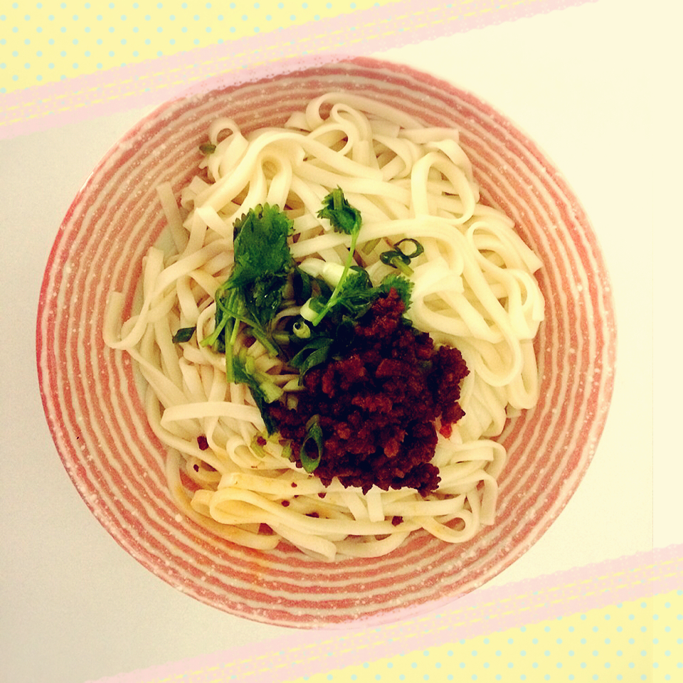 葱爆面—就是汪涵在天天向上里面做的那个啦