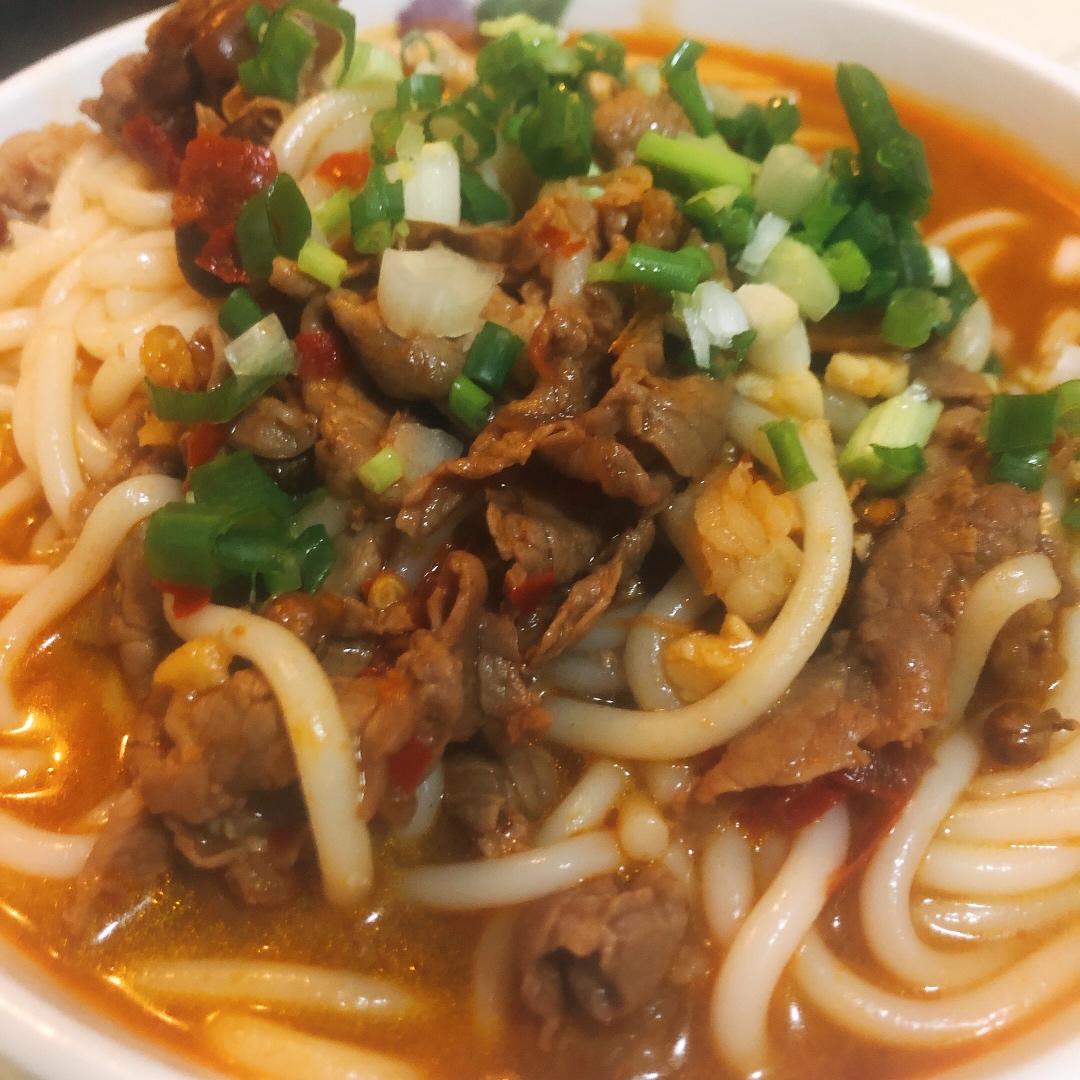 香辣肥牛面