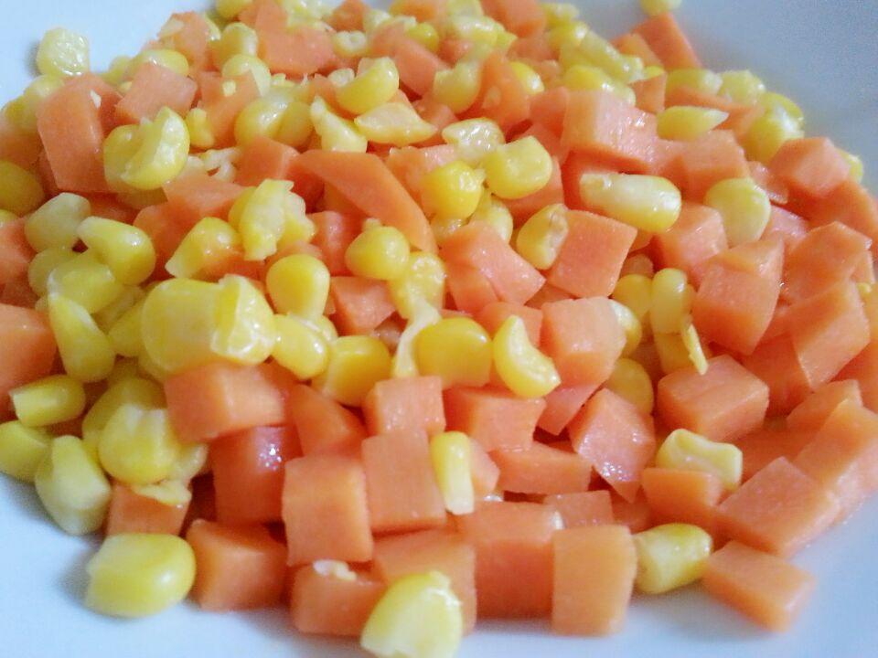 胡萝卜炒玉米的做法
