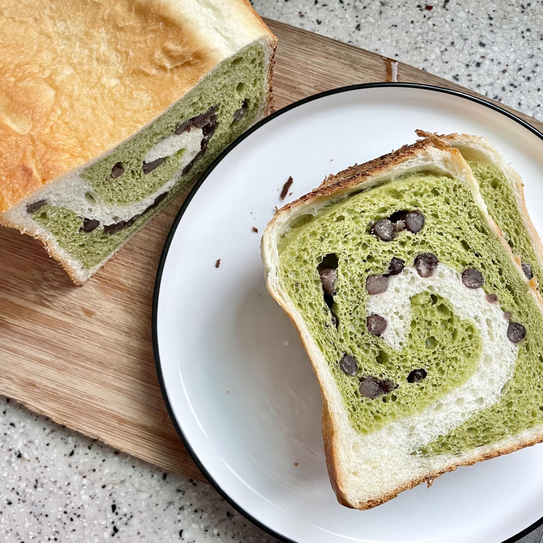 清香柔软的抹茶红豆吐司