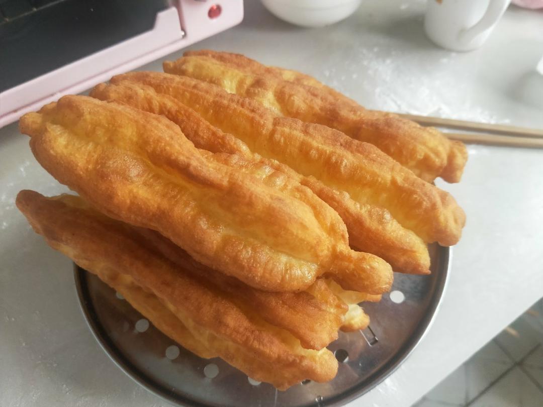 （视频菜谱）自制蓬松 炸油条