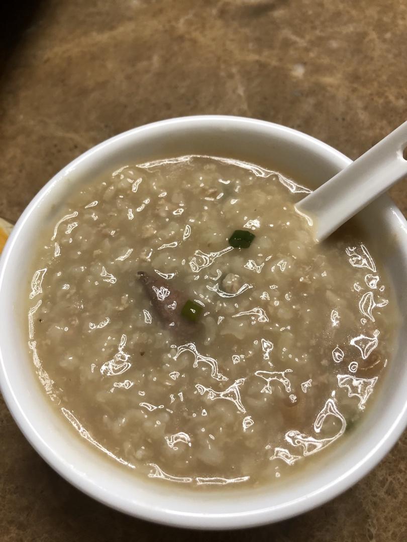 干贝墨鱼骨头粥