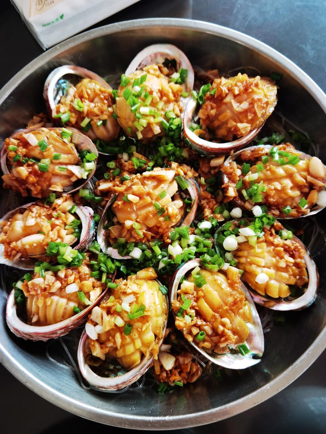 蒜蓉粉丝蒸鲍鱼