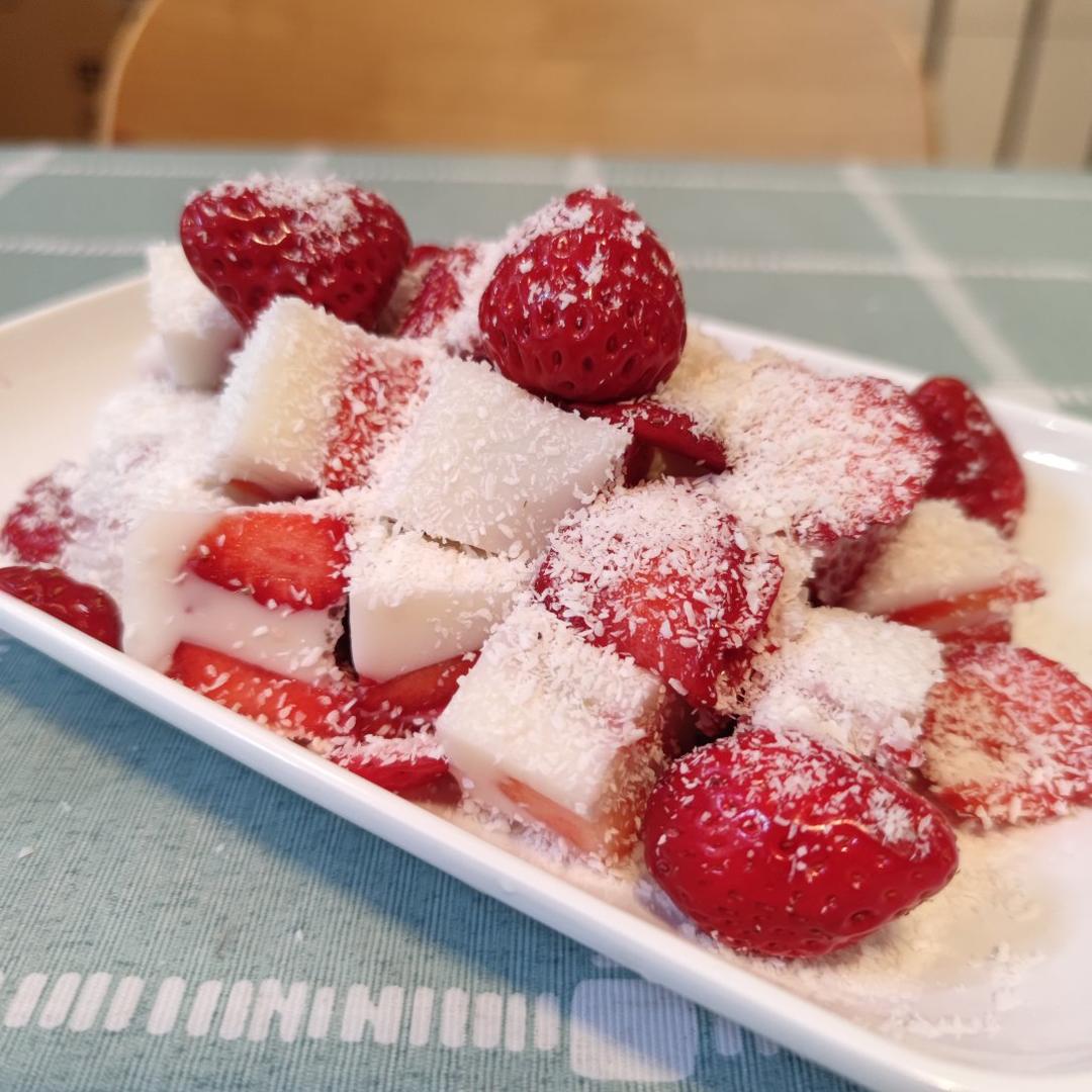 暖暖暖暖暖暖暖心丶做的吉利丁片做芒果草莓布丁