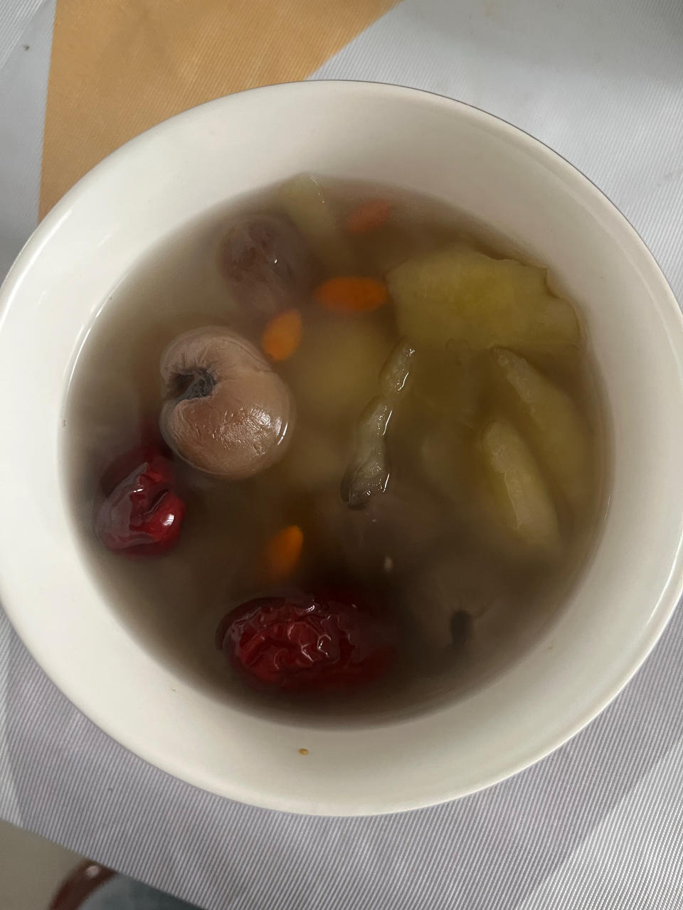 具有保健功效的煮苹果（苹果汤）